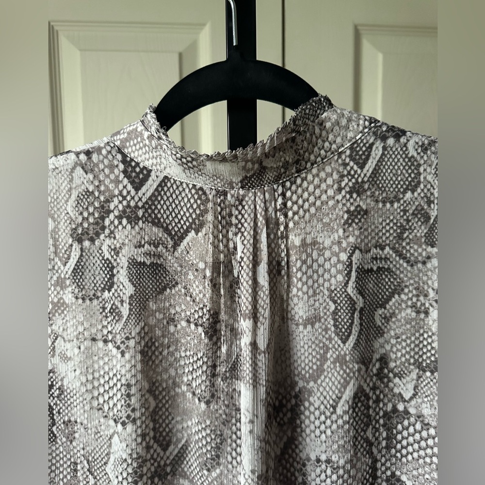 White House Black Market Python Ruffle Neck Shell top - Picture 6 of 11